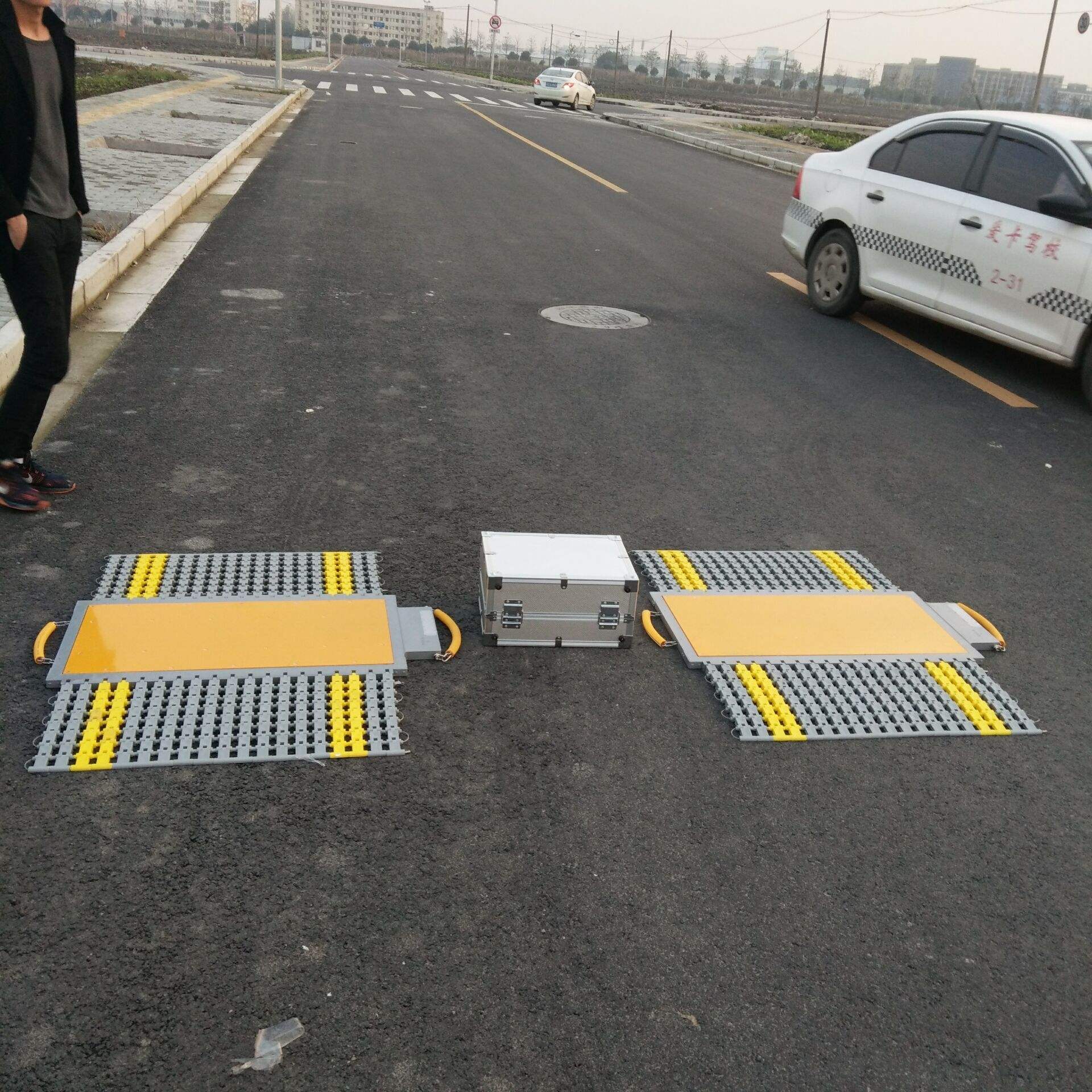 電子（zǐ）汽車衡|電（diàn）子台秤|電子秤|電子吊秤|電子天平|電子（zǐ）地磅|稱量儀器